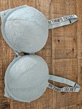 Victoria's Secret Lace Push-Up Bra in Light Teal